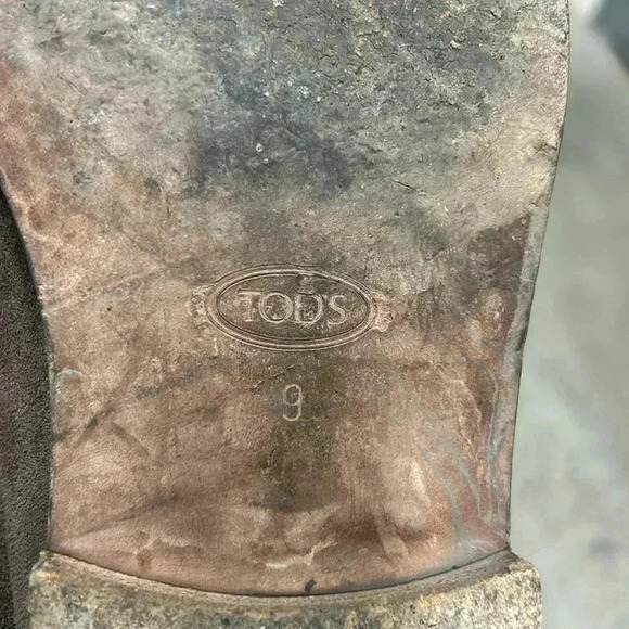 Tod’s men brown suede loafers - Picture 6 of 7